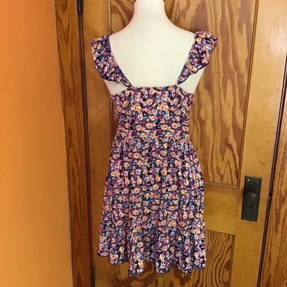 Bright Floral Feminine Ruffled Sun Dress - Picture 7 of 12